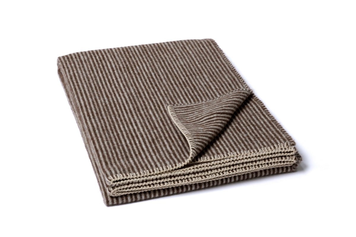 CORTEZ REVERSIBLE THROW. ZERO DYE