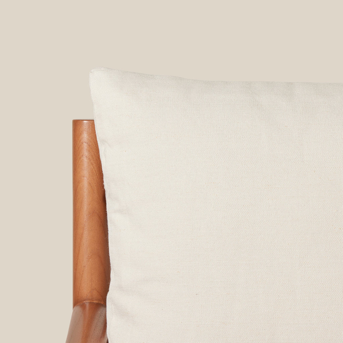 Estela Lounge Chair - close-up