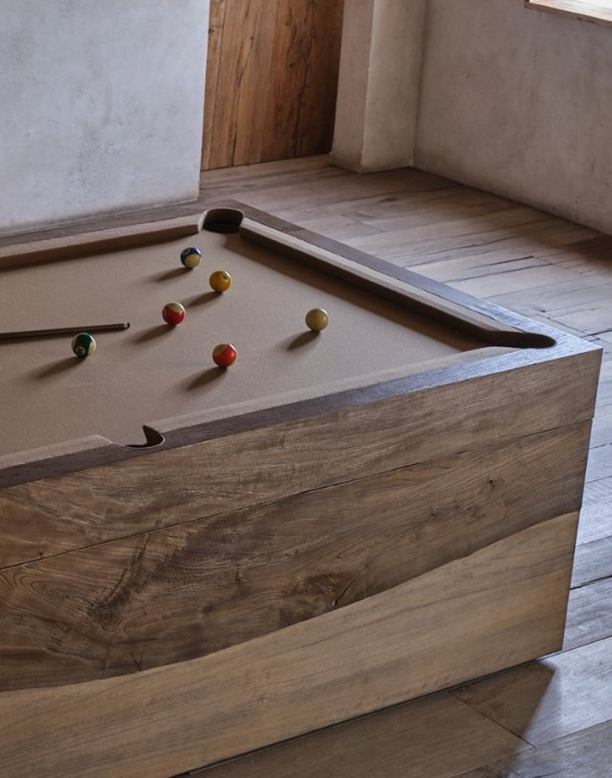 Mateo Billiard Table