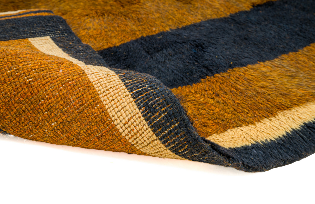 The H Rug