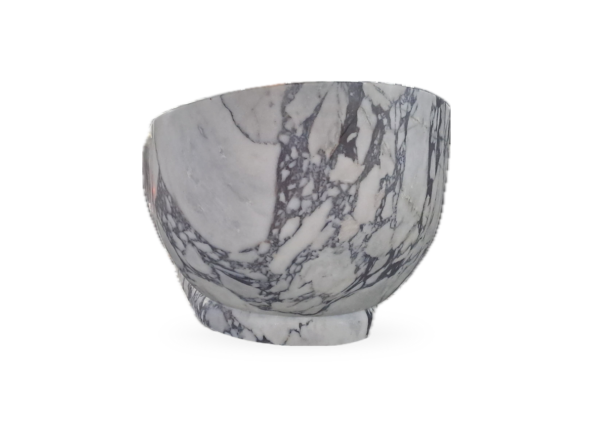 Calacatta Viola Marble Soaking Tub, hand-carved in the Cultheir workshop