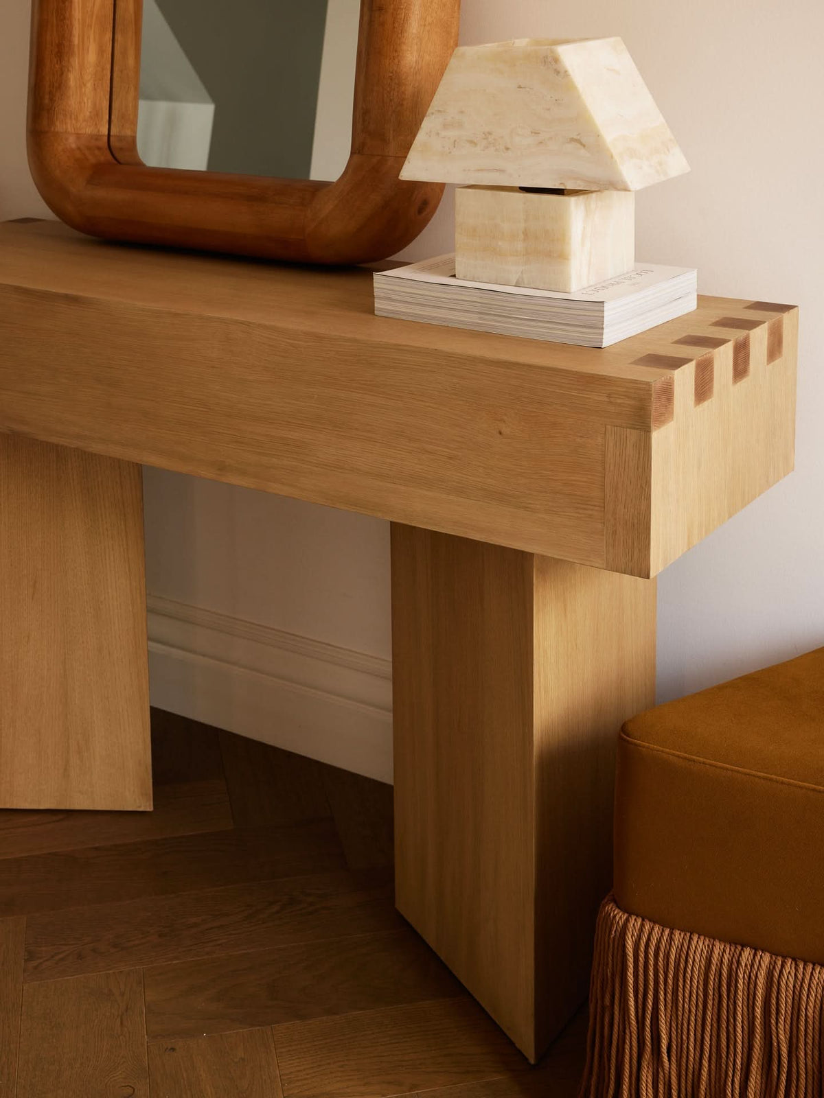 Dovetail Console - Cultheir
