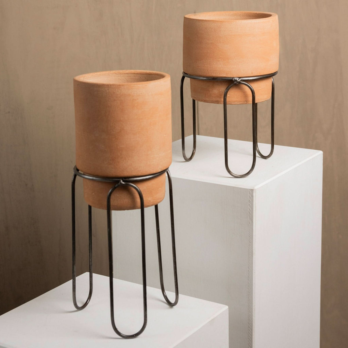 Jaro Tall Terracotta Planter - Cultheir