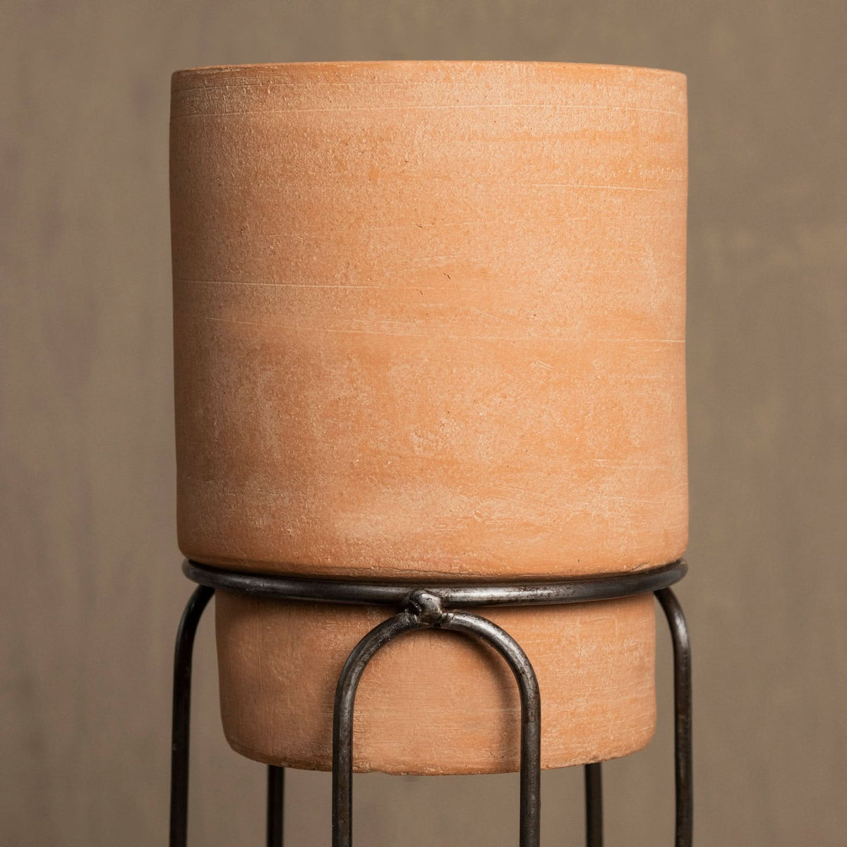 Jaro Tall Terracotta Planter - Cultheir