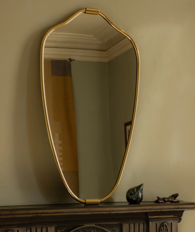 Senne Mirror in room
